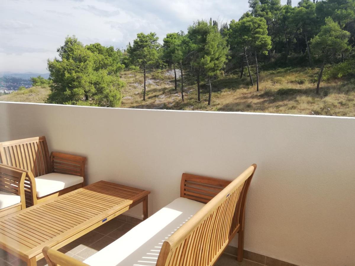 פודגוריצה Apartments At Ljubovic Hill Park מראה חיצוני תמונה
