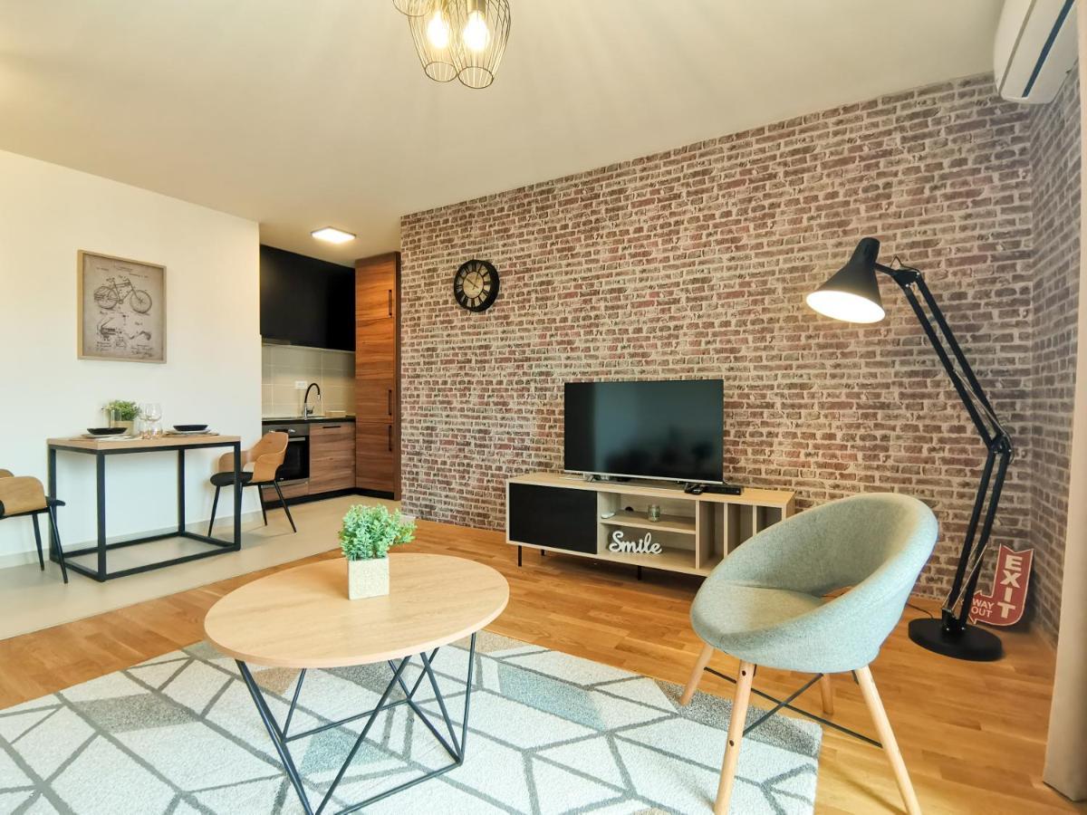 פודגוריצה Apartments At Ljubovic Hill Park מראה חיצוני תמונה