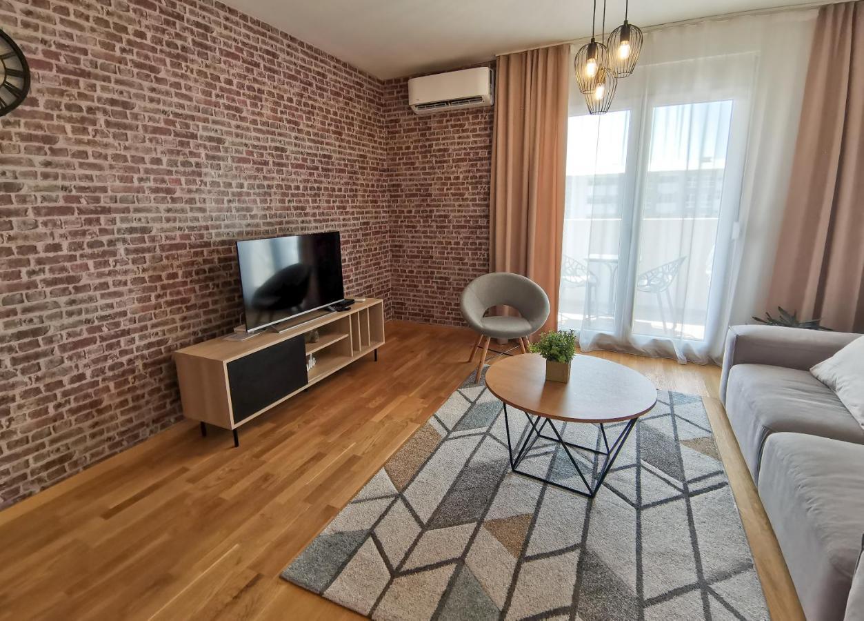 פודגוריצה Apartments At Ljubovic Hill Park מראה חיצוני תמונה