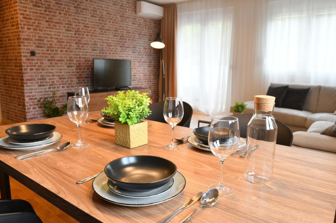 פודגוריצה Apartments At Ljubovic Hill Park מראה חיצוני תמונה