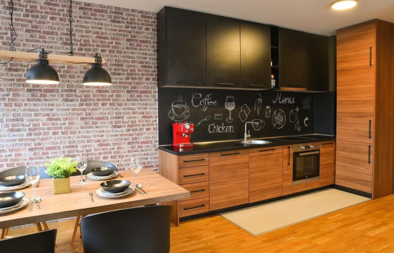 פודגוריצה Apartments At Ljubovic Hill Park מראה חיצוני תמונה