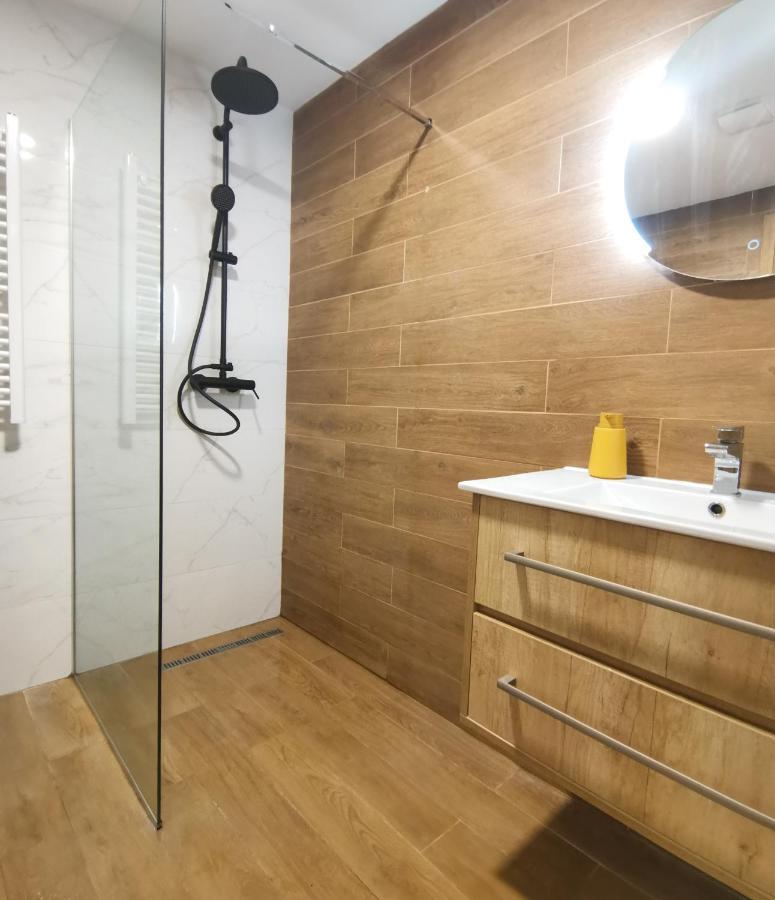 פודגוריצה Apartments At Ljubovic Hill Park מראה חיצוני תמונה